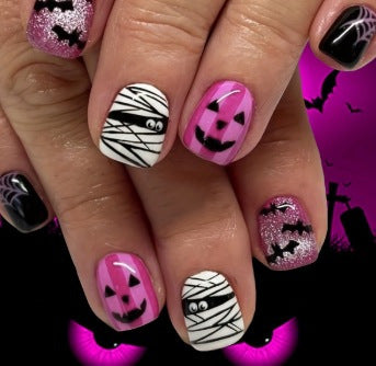 Artistic Halloween-Themed Nail Art Stornfield 1789915324