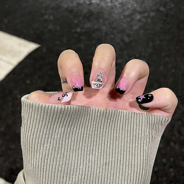Artful nail art with glitter details Stornfield