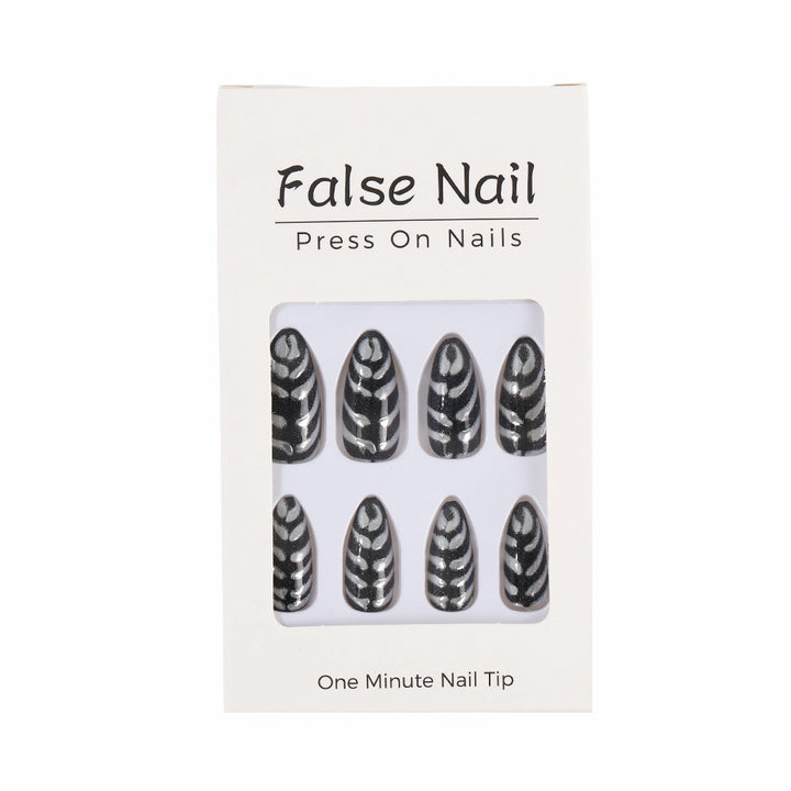 Stylish striped pattern artificial nails Stornfield