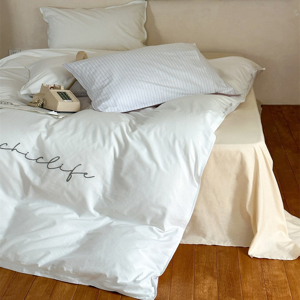 Bedding set made of cotton satin with Chilllife embroidery, extra soft touch and reversible pillowcases