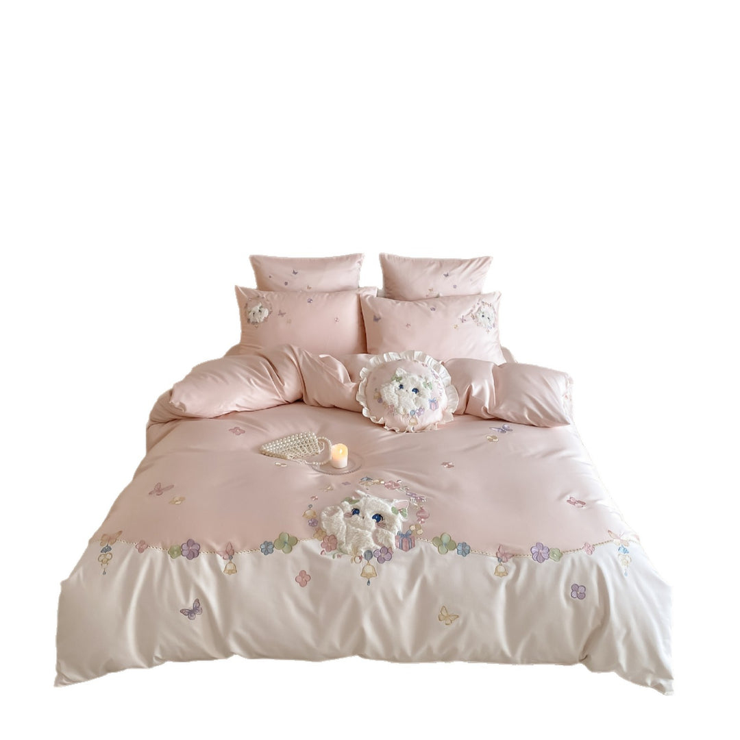 Bedding set with appliquéd plush cat motif, floral embroidery and fine cotton satin
