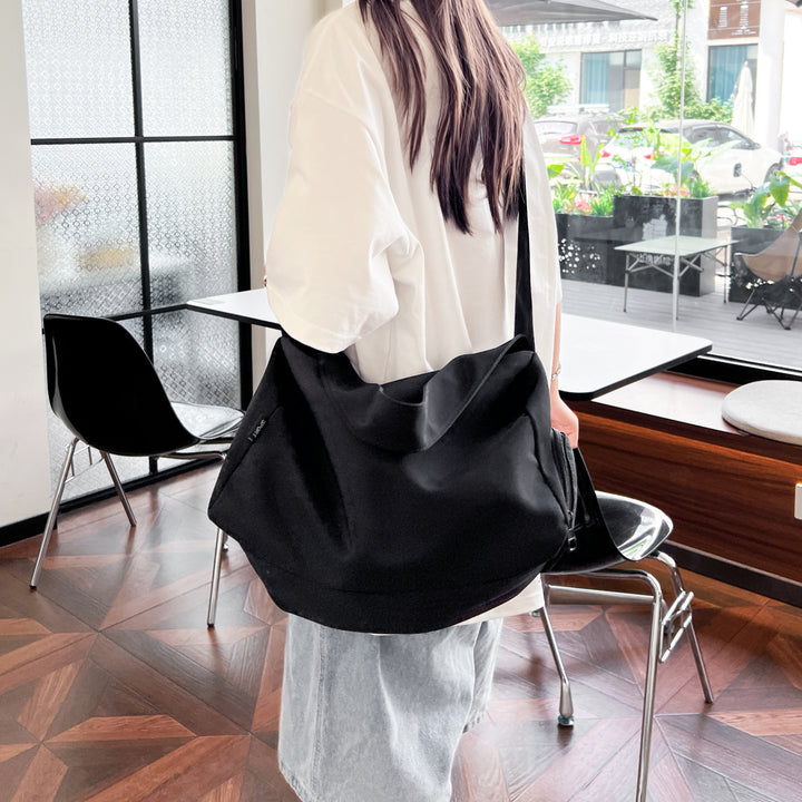 Everyday bag with spacious interior and detachable shoulder strap Stornfield