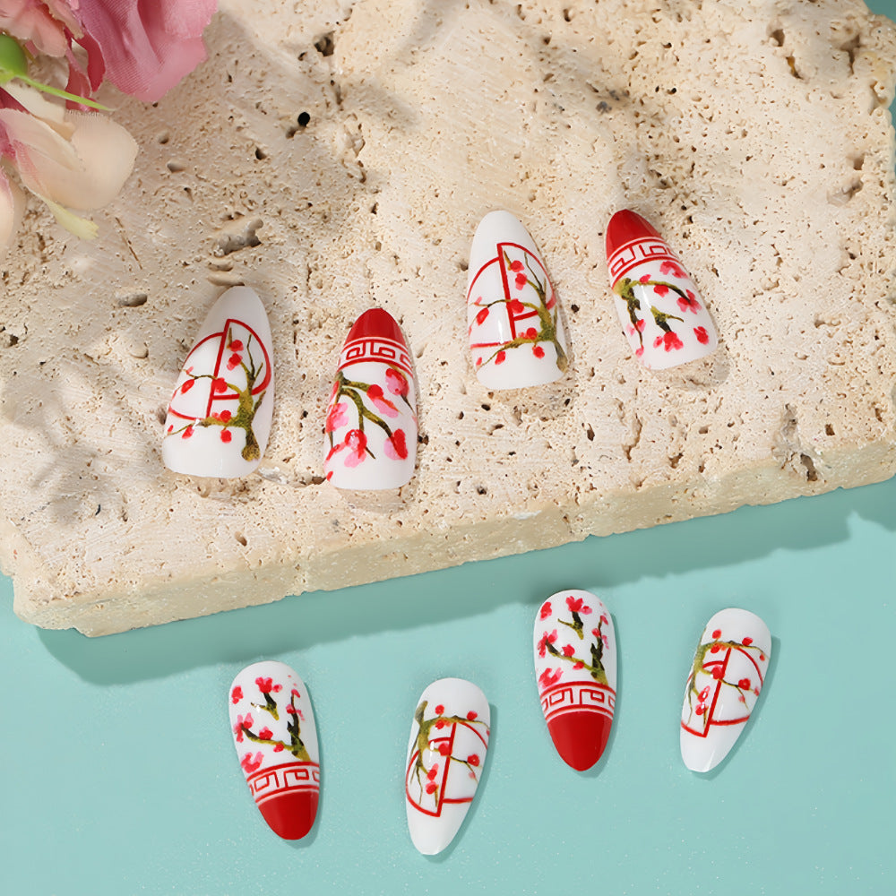 Artificial nails with floral accents Stornfield