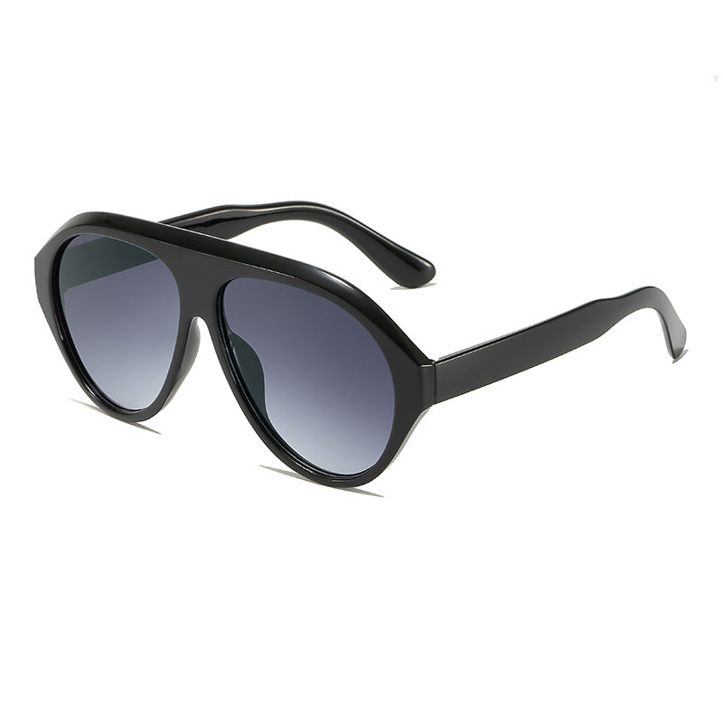 Trendsetting Oversized Retro Sunglasses Stornfield