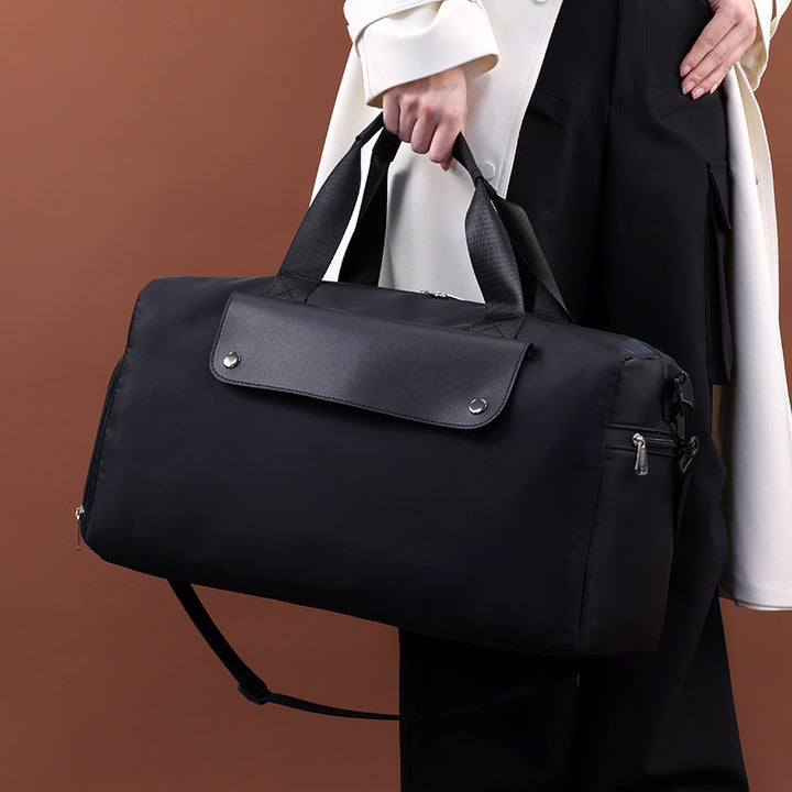 Travel bag with practical compartment design and detachable shoulder strap Stornfield