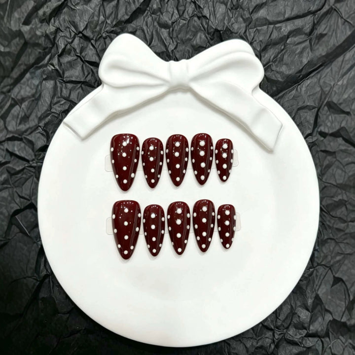 Stylish Polka Dot Press-On Nail Set