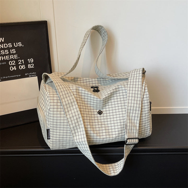 Women’s sporty and stylish travel bag Stornfield