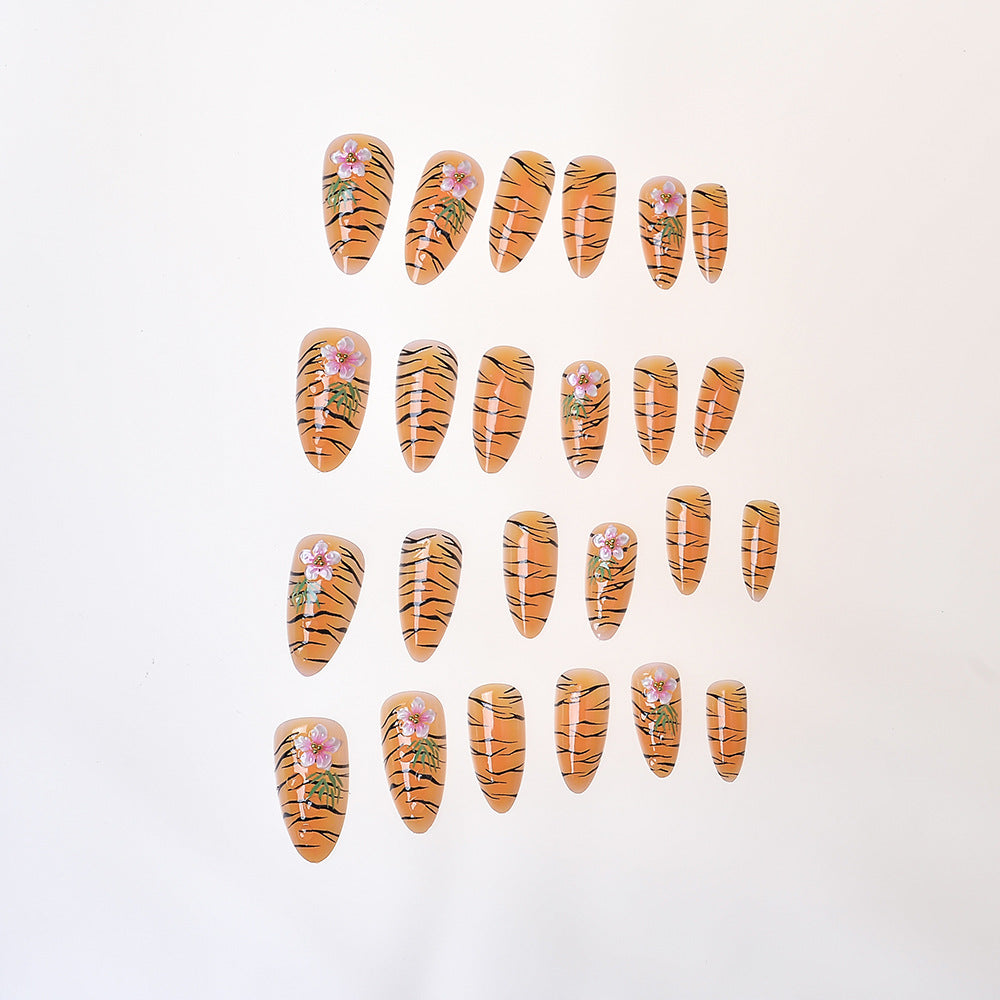 Floral Design Press-On Nail Set Stornfield