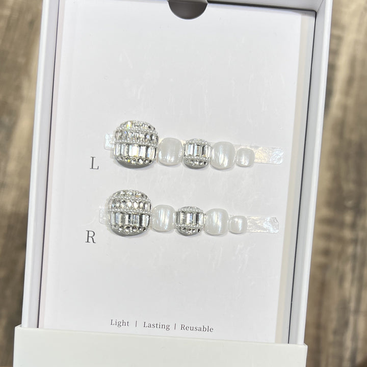 Decorative Crystal-Embellished Hair Clip Set Stornfield
