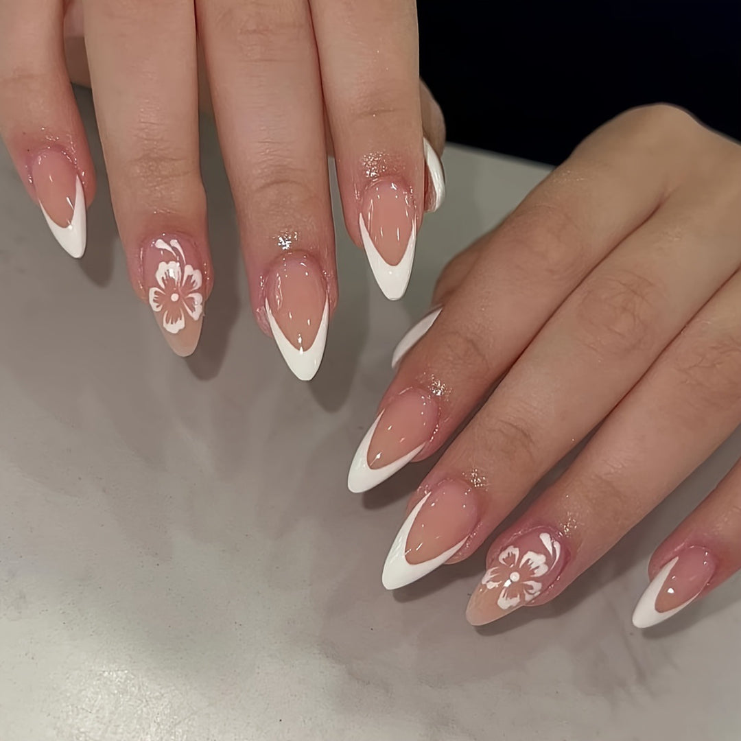 Tip Art Nails with Floral Design Stornfield