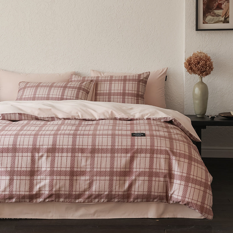 Checked duvet cover set made of cotton percale with reversible function and pillowcases