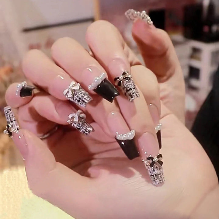Decorative Press-On Nail Art with Elegant Black Tips Stornfield