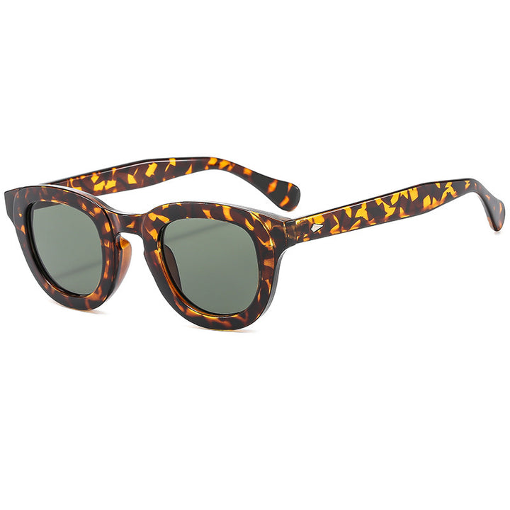 Women's sunglasses with fashionable cat-eye design and UV protection Stornfield