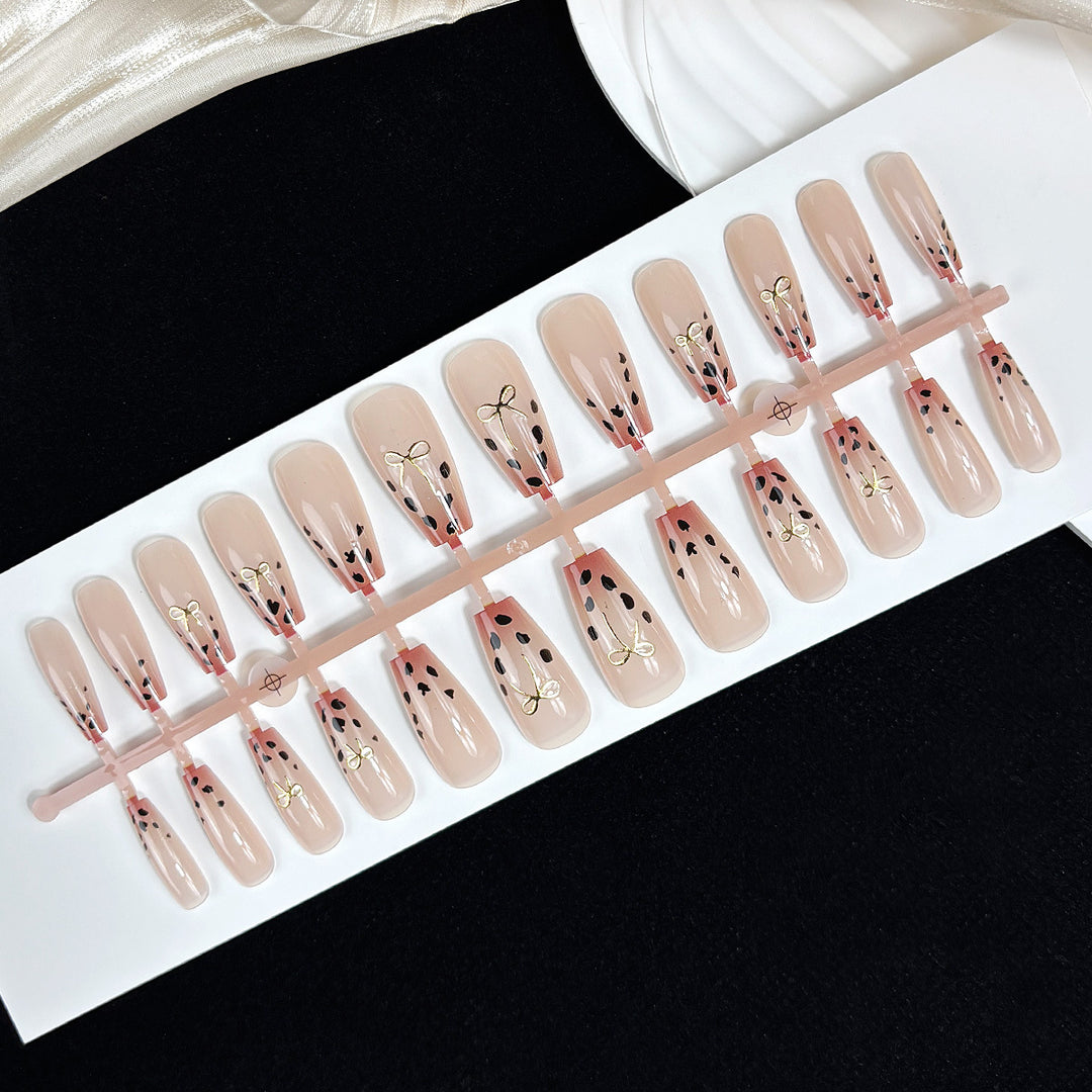 Press-On Nail Art Stornfield