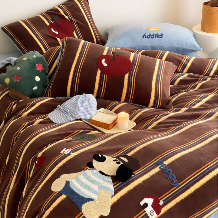 Children's bedding set in retro stripe look with appliquéd motif patches