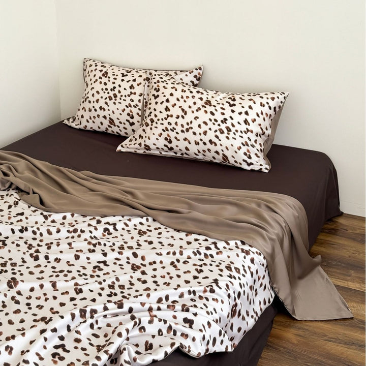 Satin-Feel Reversible Animal Spot Duvet Cover Set with Solid Reverse and Pillow Shams