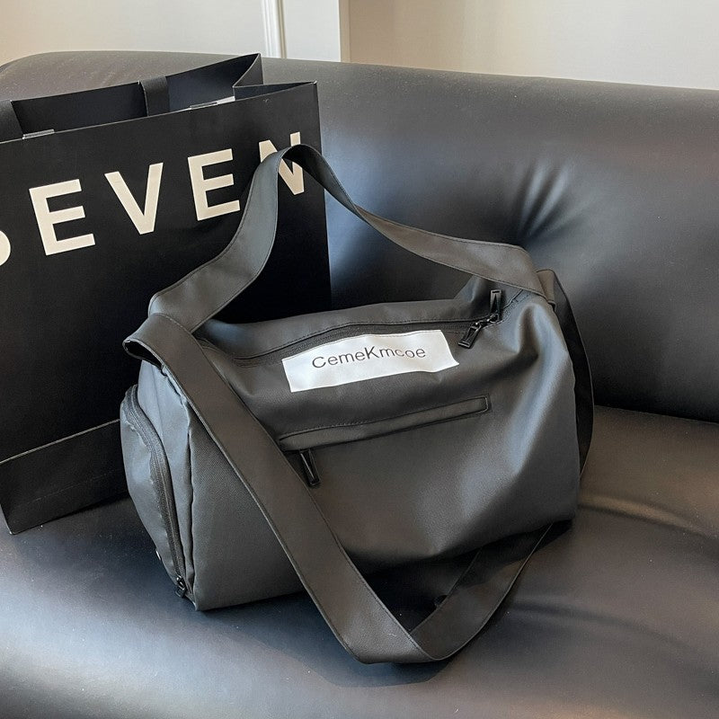 Stylish Travel Bag With Versatile Storage Options Stornfield