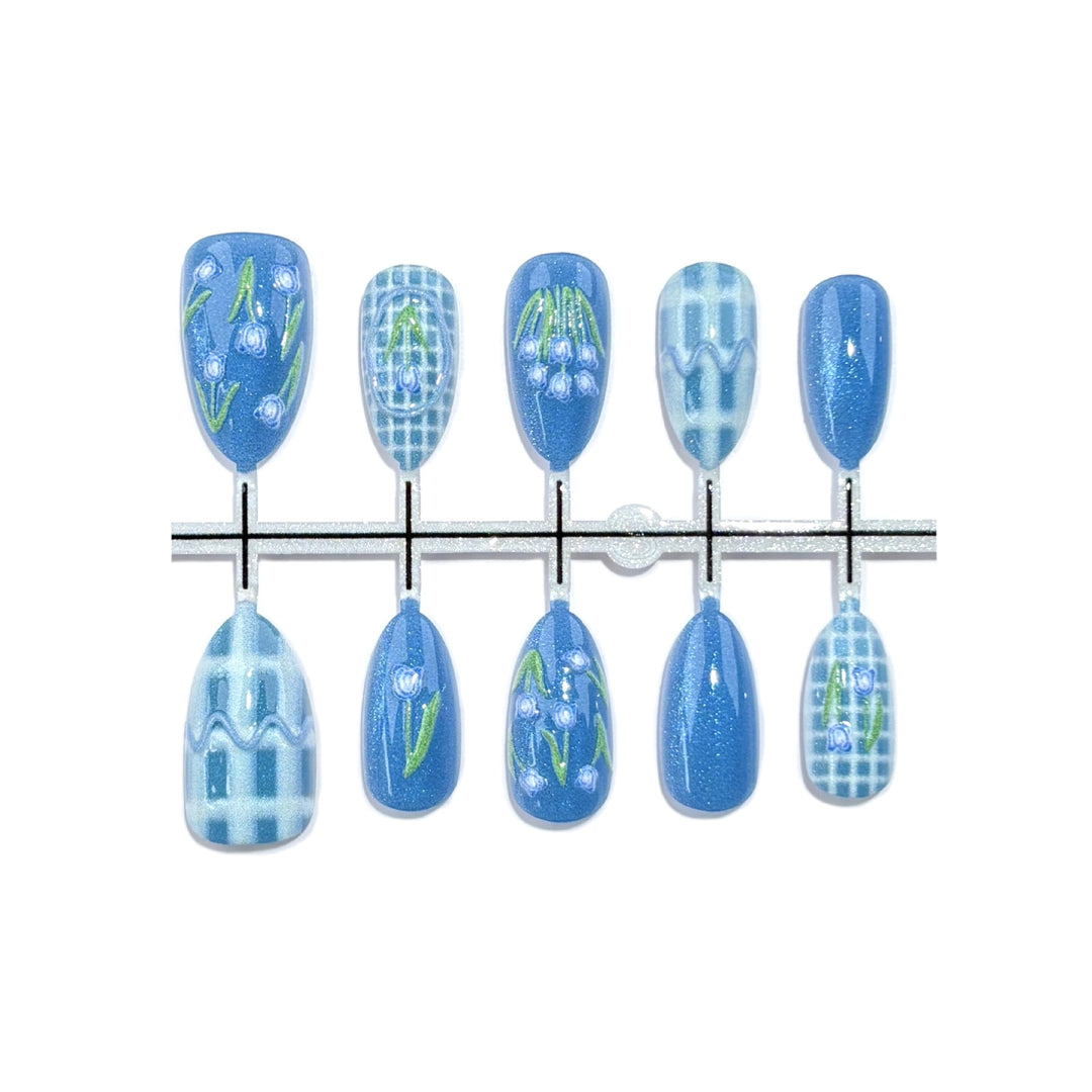 Artistic Themed Press-On Nail Art Set