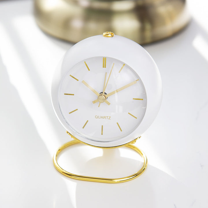 Elegant Table Clock in Scandinavian Design Stornfield