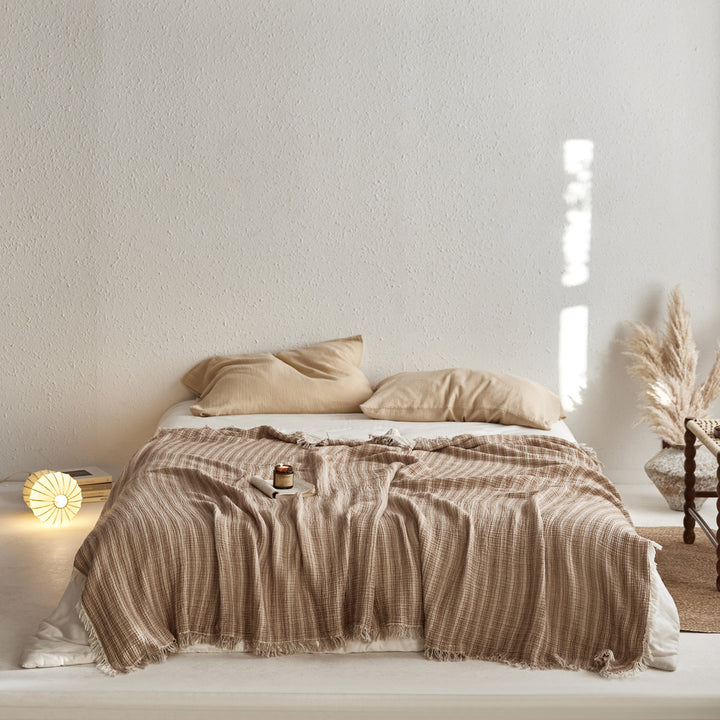 Ladies elegant and airy bedspread made of high-quality cotton Stornfield