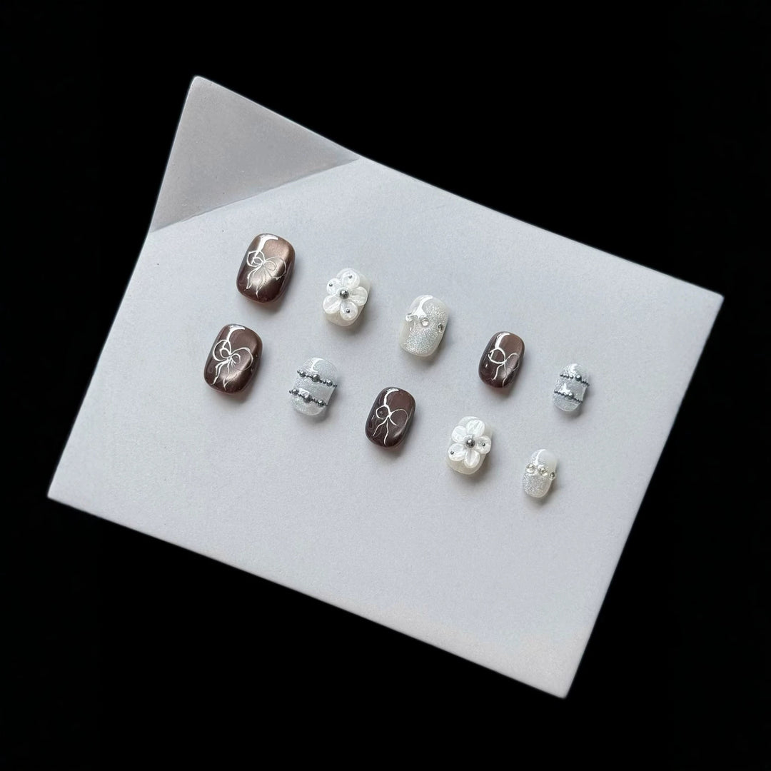 Decorative Nail Art Press-On Set