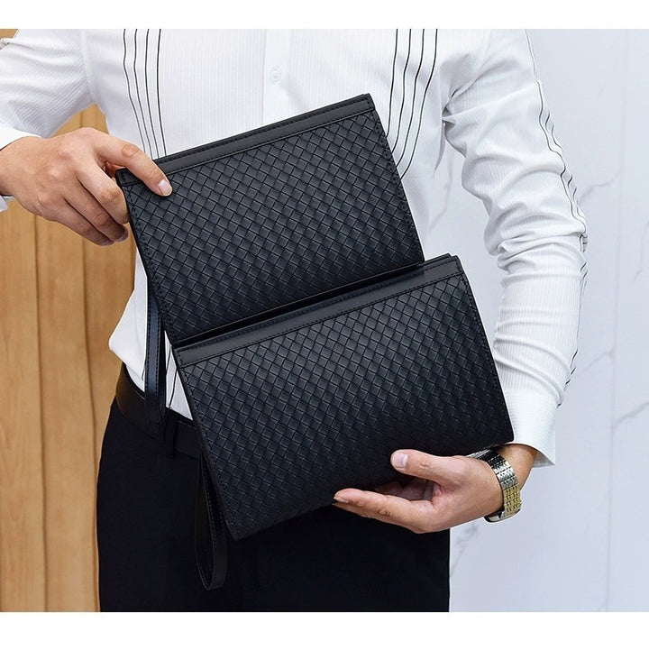 Elegant and Multifunctional Clutch Stornfield