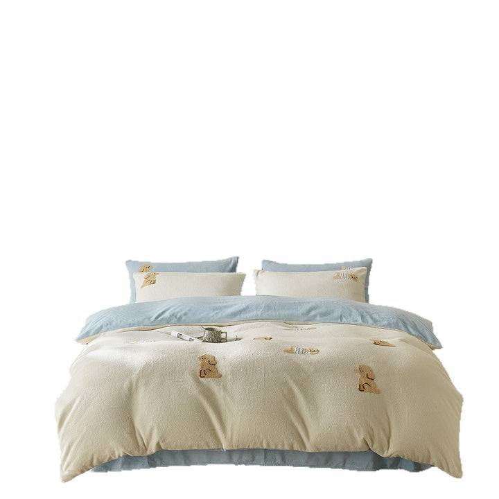 Reversible Sherpa bedding set with embroidered dog motifs