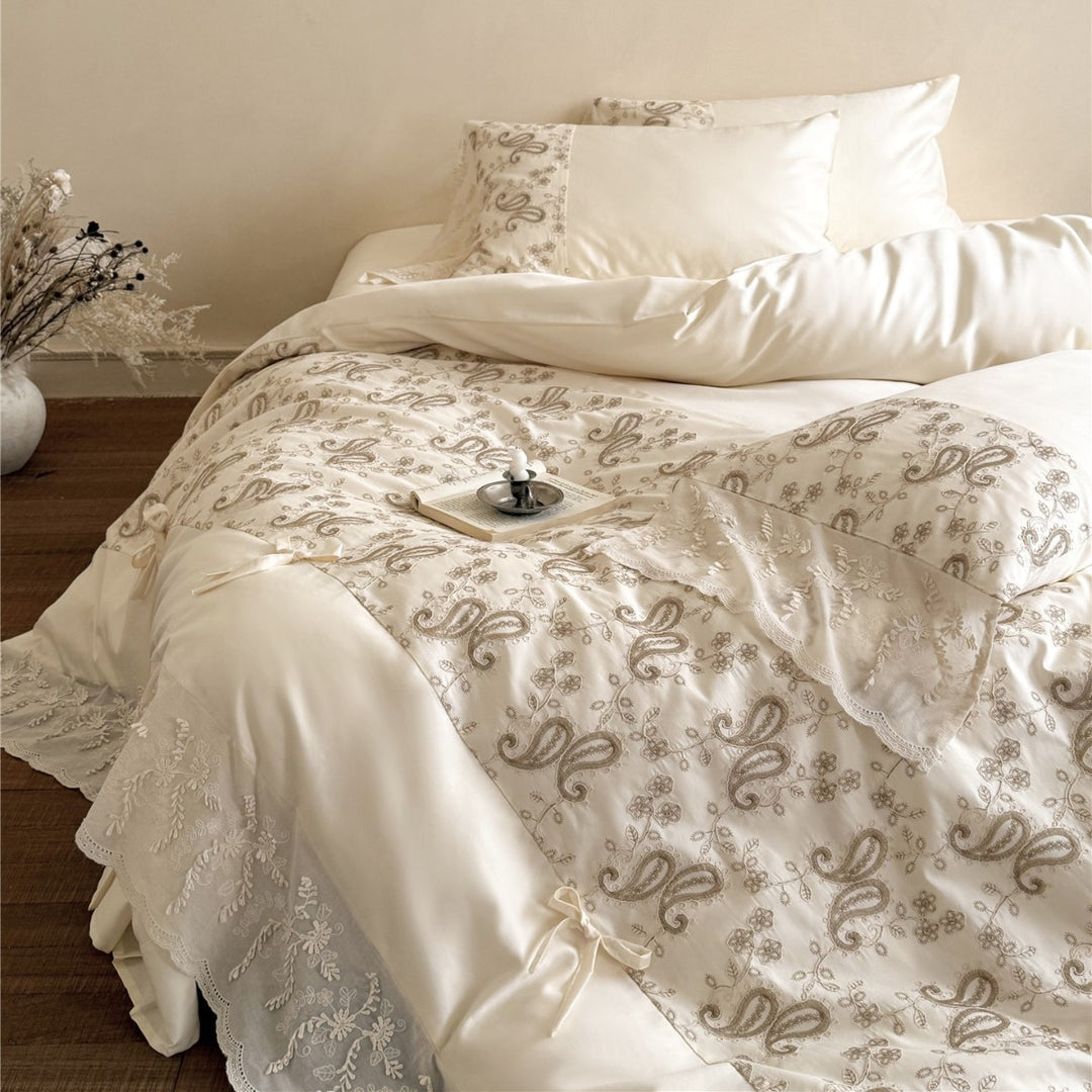 Embroidered Scalloped Lace Duvet Cover Set with Bedskirt