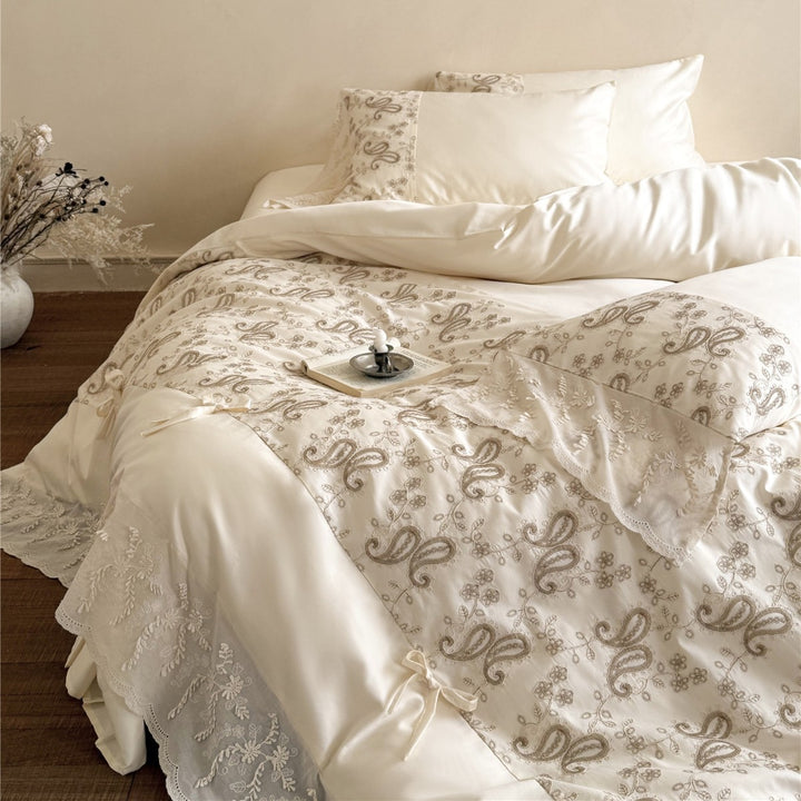 Embroidered Scalloped Lace Duvet Cover Set with Bedskirt