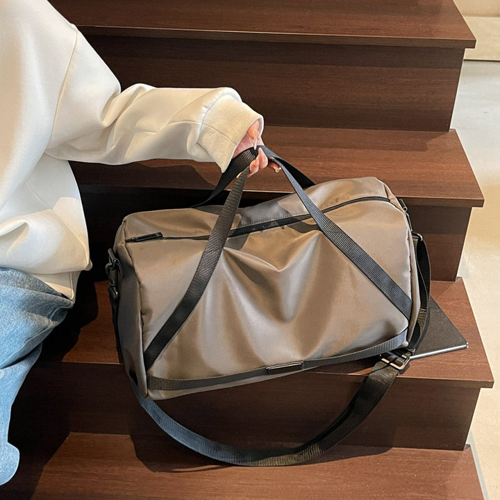 Leisure travel bag with multiple inner compartments Stornfield