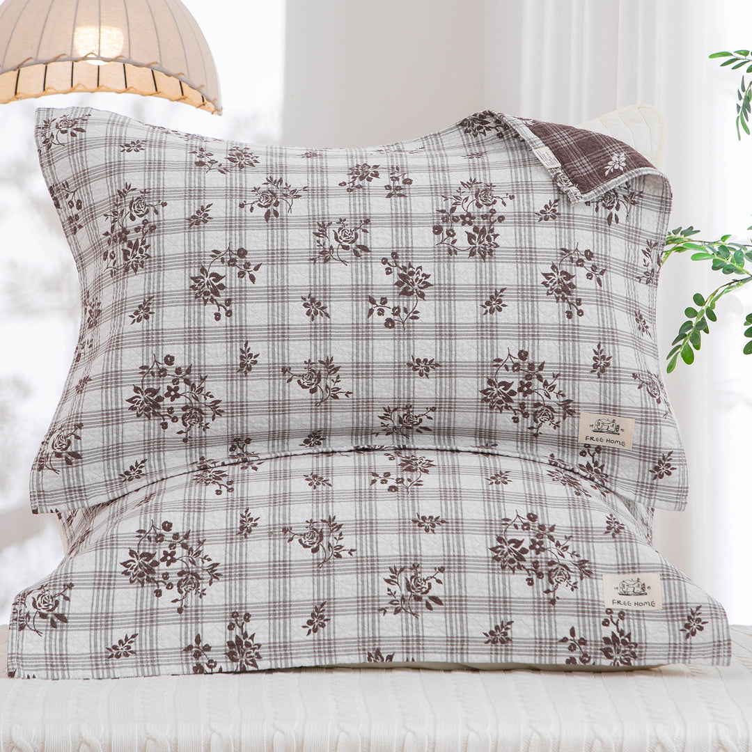 Women's pillowcase with modern checkered pattern Stornfield