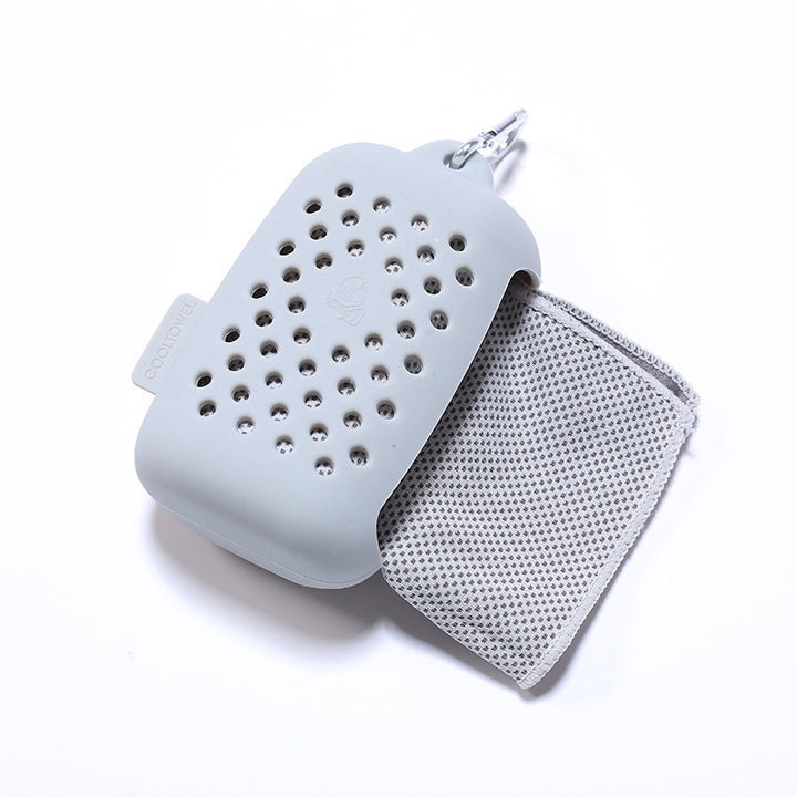Women Portable Silicone Case with Integrated Cleaning Cloth Stornfield