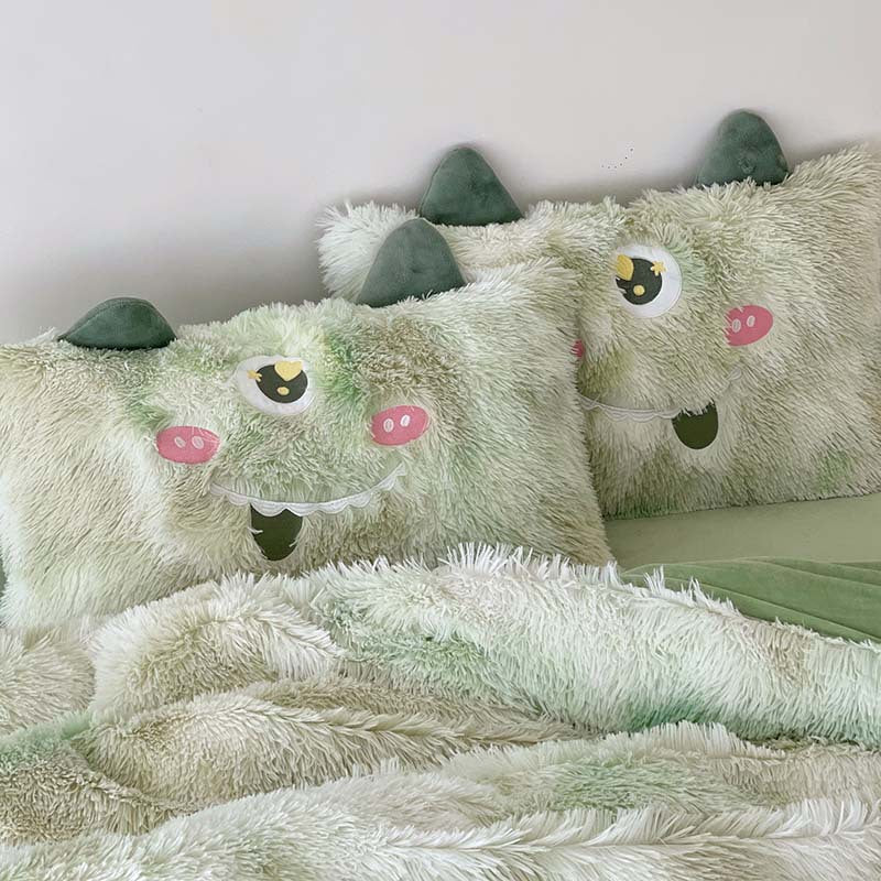 Cozy plush bedding set with 3D ears, heart-shaped eye appliqué, and extra soft microfiber fluff