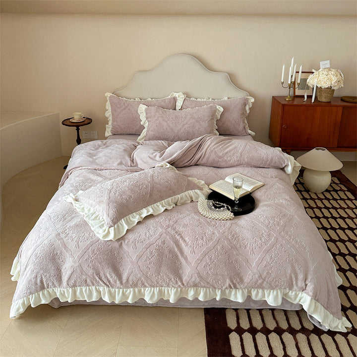 Bedding set with delicate ruffle trim and Jacquard damask structure