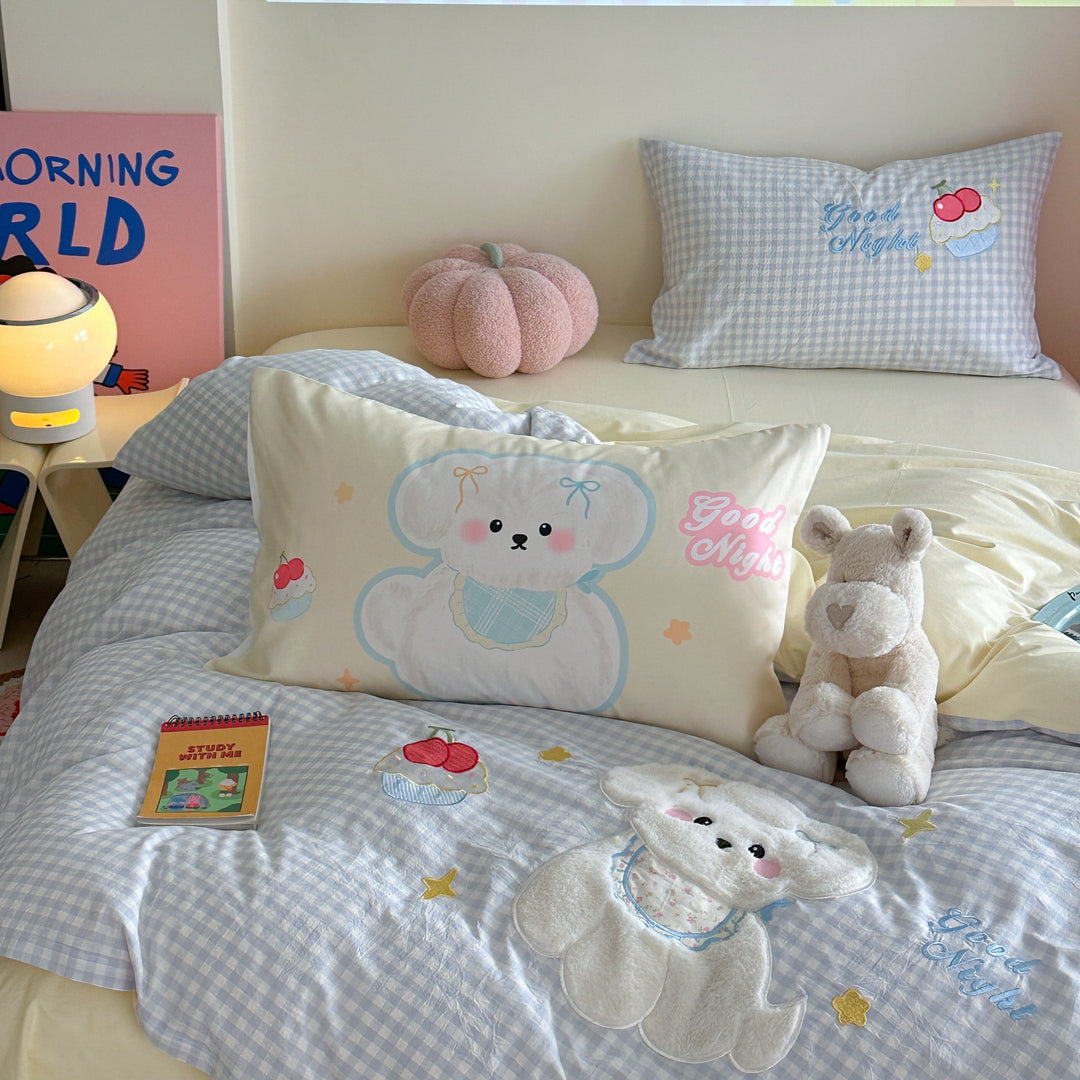 Children's bedding set with quilted plush dog appliqué and vichy check