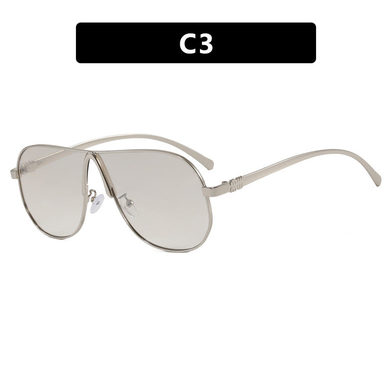Women oversized sunglasses with modern design Stornfield