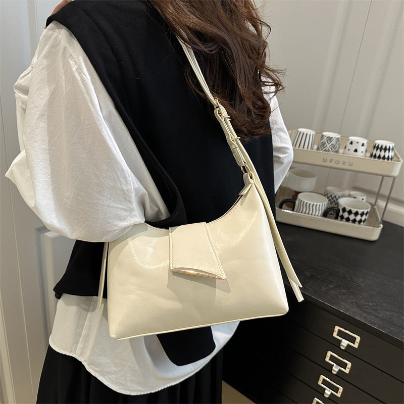 Luxurious Patent Leather Shoulder Bag Stornfield