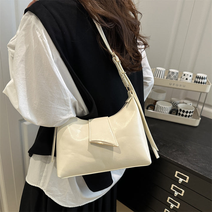 Luxurious Patent Leather Shoulder Bag Stornfield