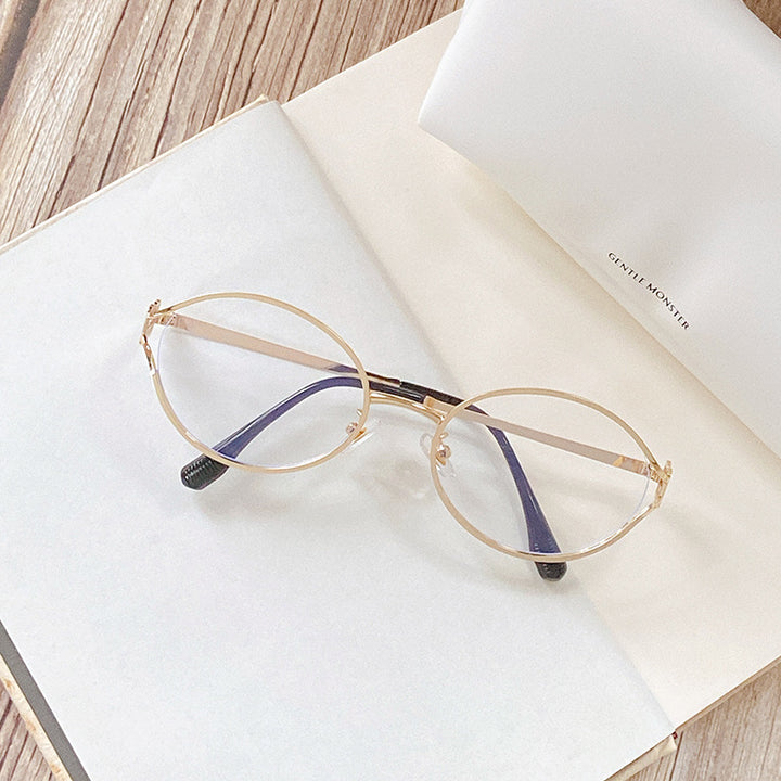 Round Sunglasses with Golden Accents Stornfield