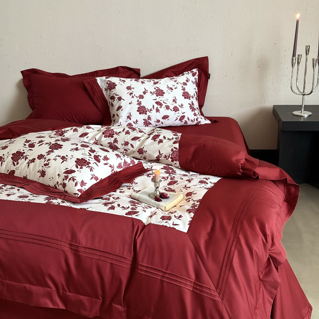 Luxurious cotton bedding set with floral print and pillowcases