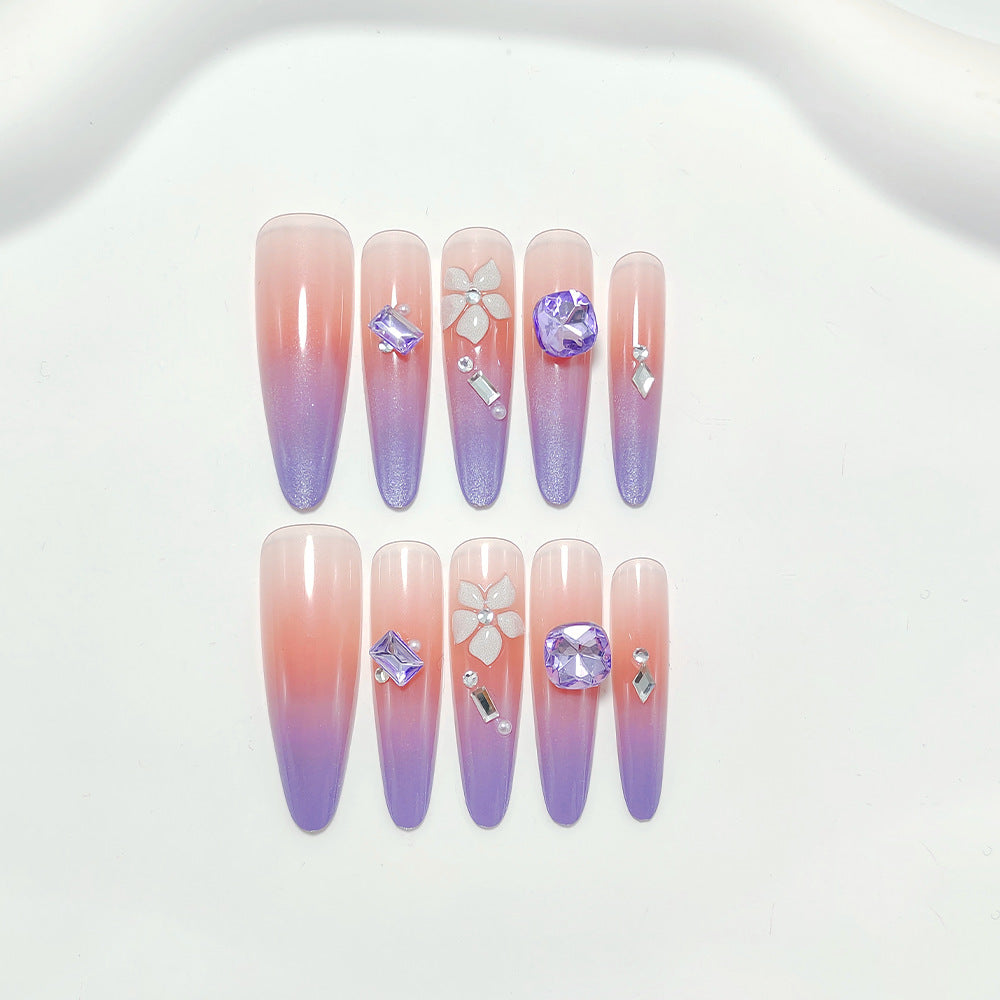 Artistic fingernails with delicate rhinestone details Stornfield
