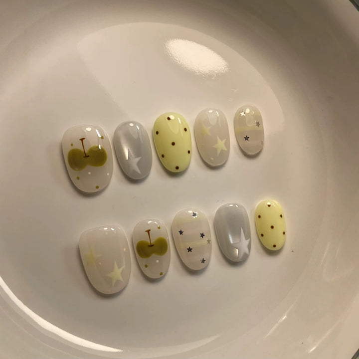 Artistic Decorative Press-On Nail Set