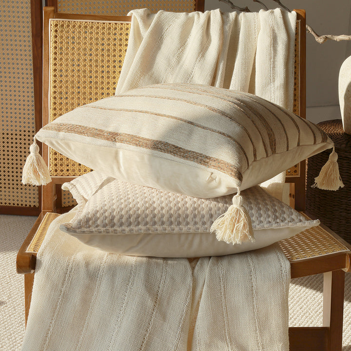 Structured decorative cushion