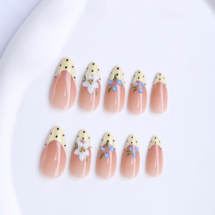 Trendy Nail Art Stornfield