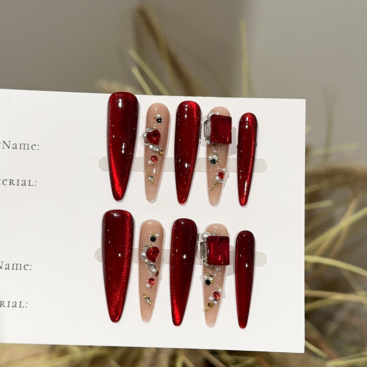Glamorous Press-On Nail Set with Decorative Accents