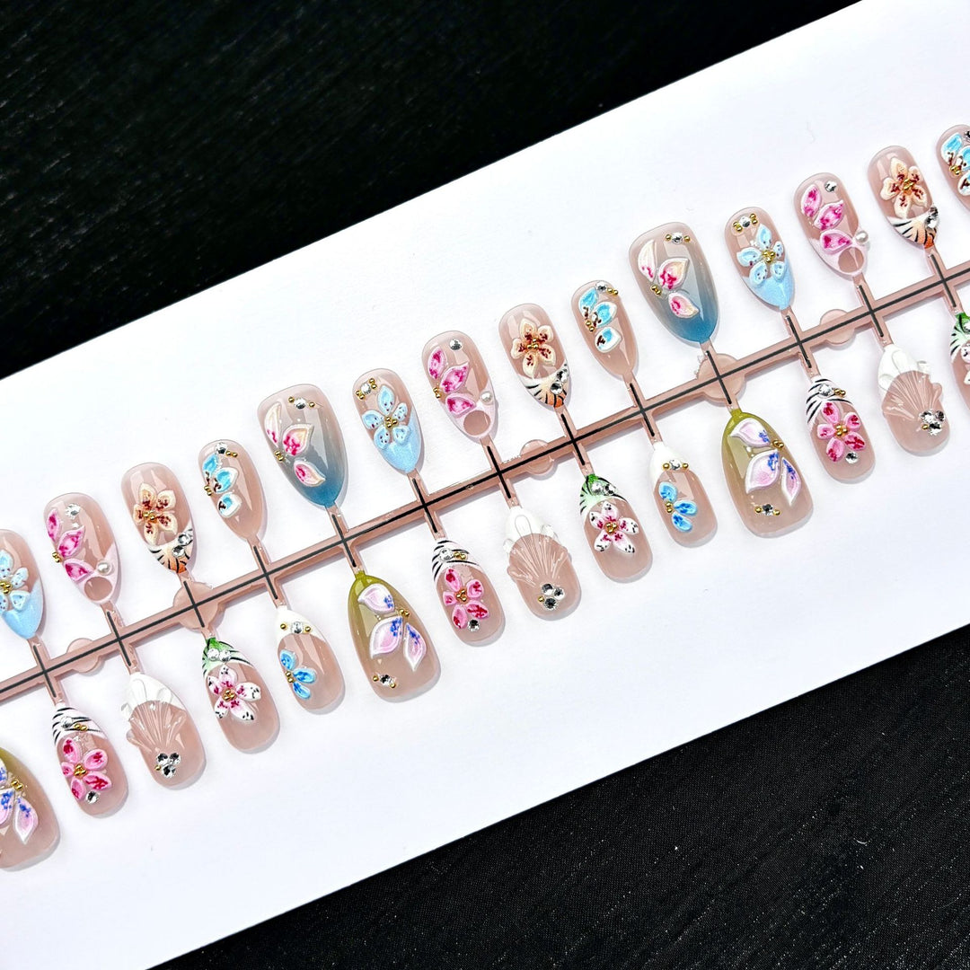 Elegant Polka Dot and Lace Press-On Nail Set