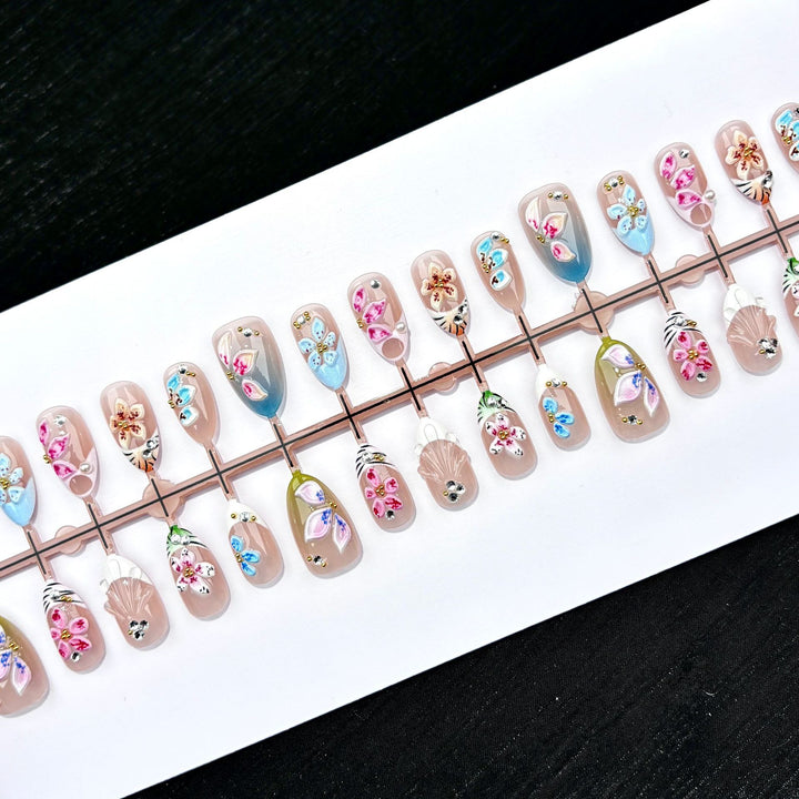 Elegant Polka Dot and Lace Press-On Nail Set