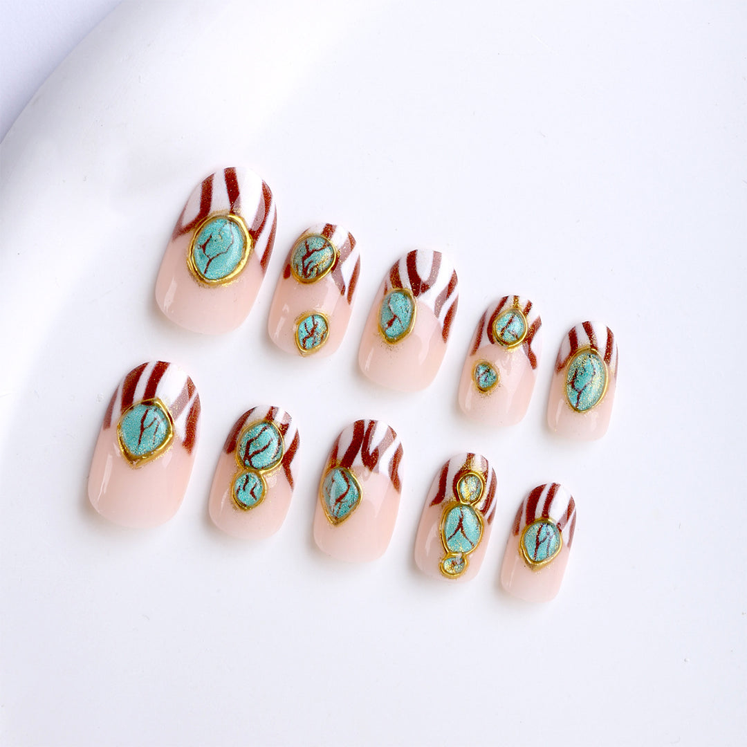 Artificial Nails with Extraordinary Design Stornfield