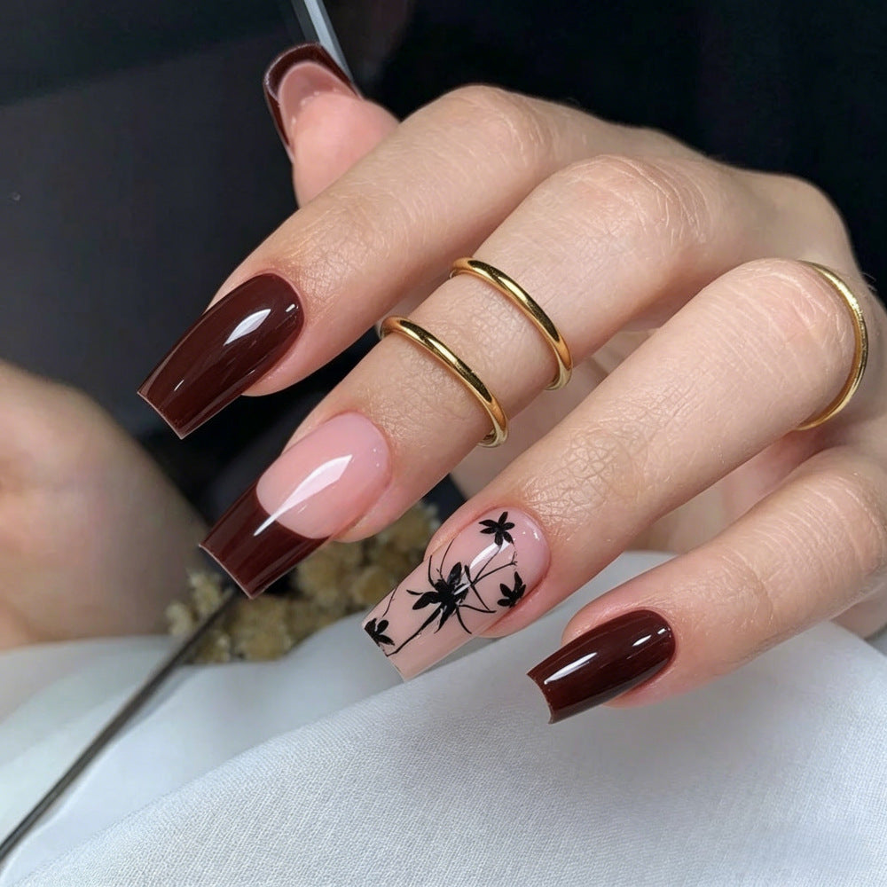 Artificial Nails in Elegant Design with Flower Motif and Gloss Finish Stornfield