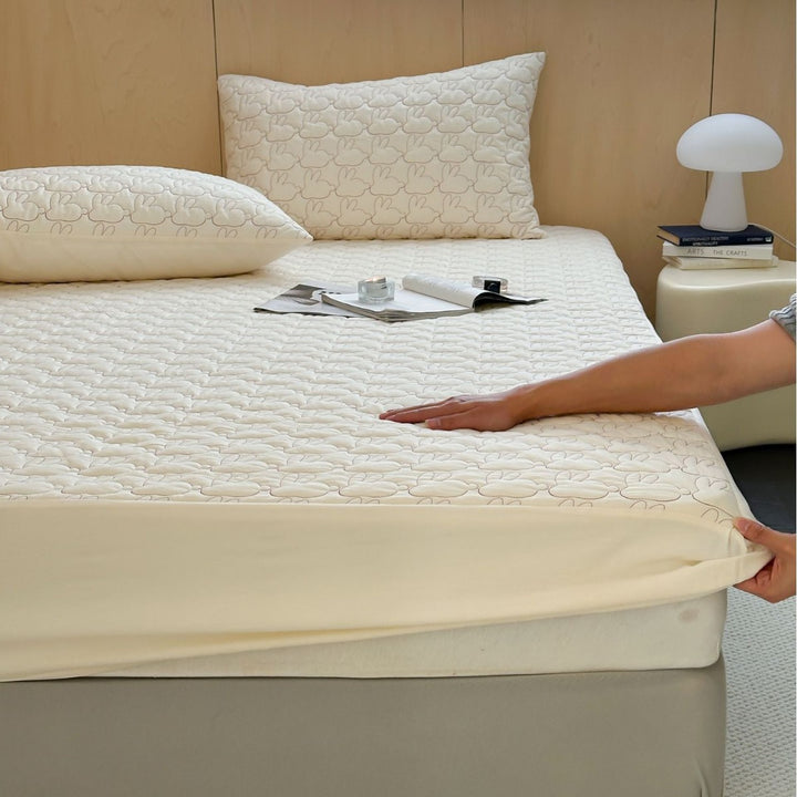 Quilted Hypoallergenic Fitted Mattress Pad Protector with Elastic Skirt